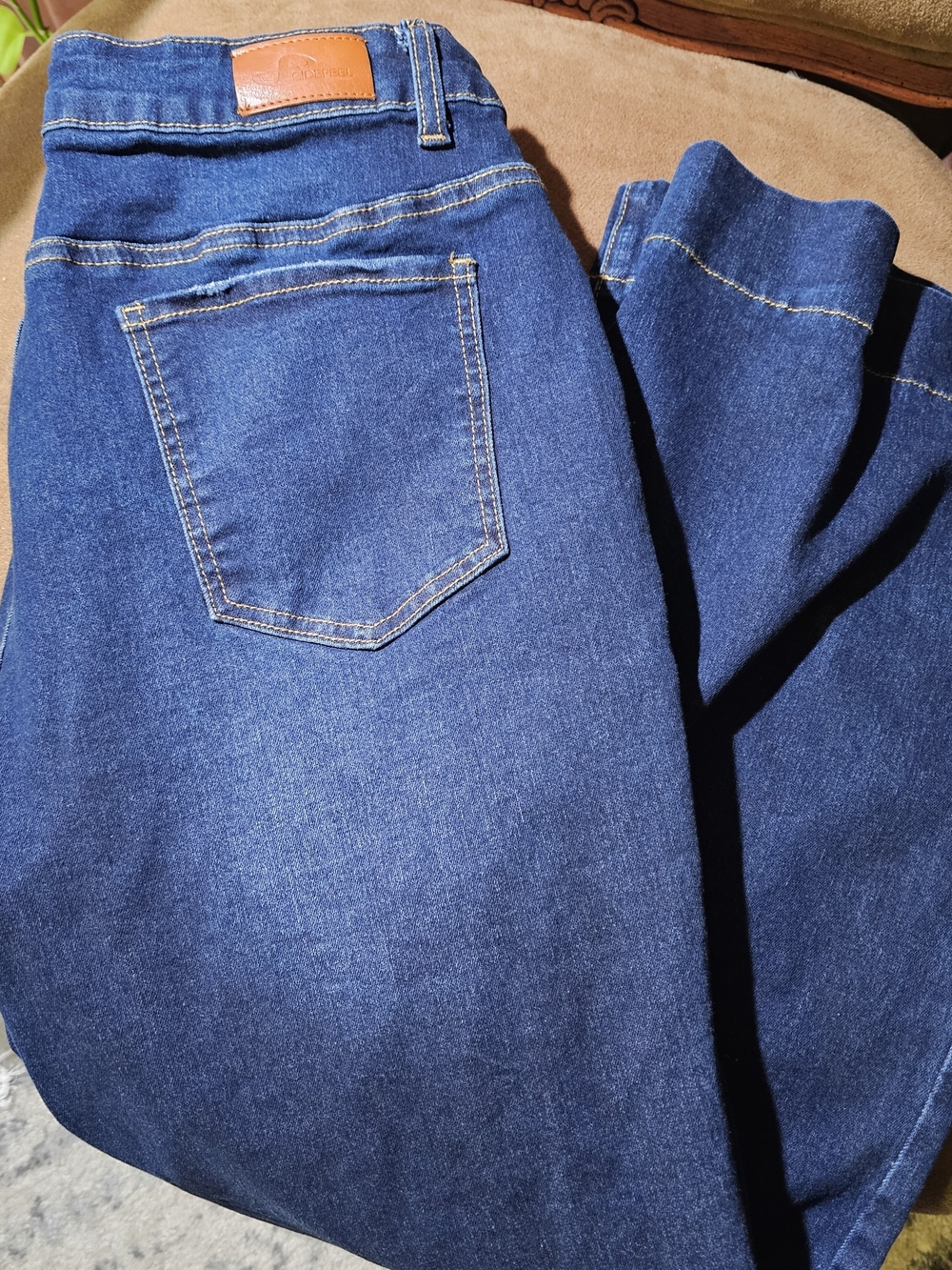 High-Waisted Wide-Leg Jeans - Dark Blue - Picture 4 of 11